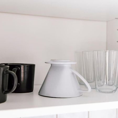Komplett Neu: 2-Zi Zentral Im Altbau. 24H-Checkin Kiel Kültér fotó