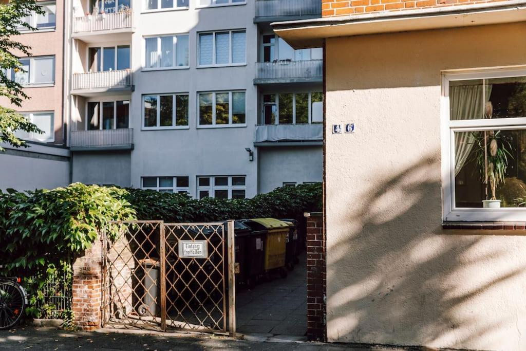 Komplett Neu: 2-Zi Zentral Im Altbau. 24H-Checkin Kiel Kültér fotó