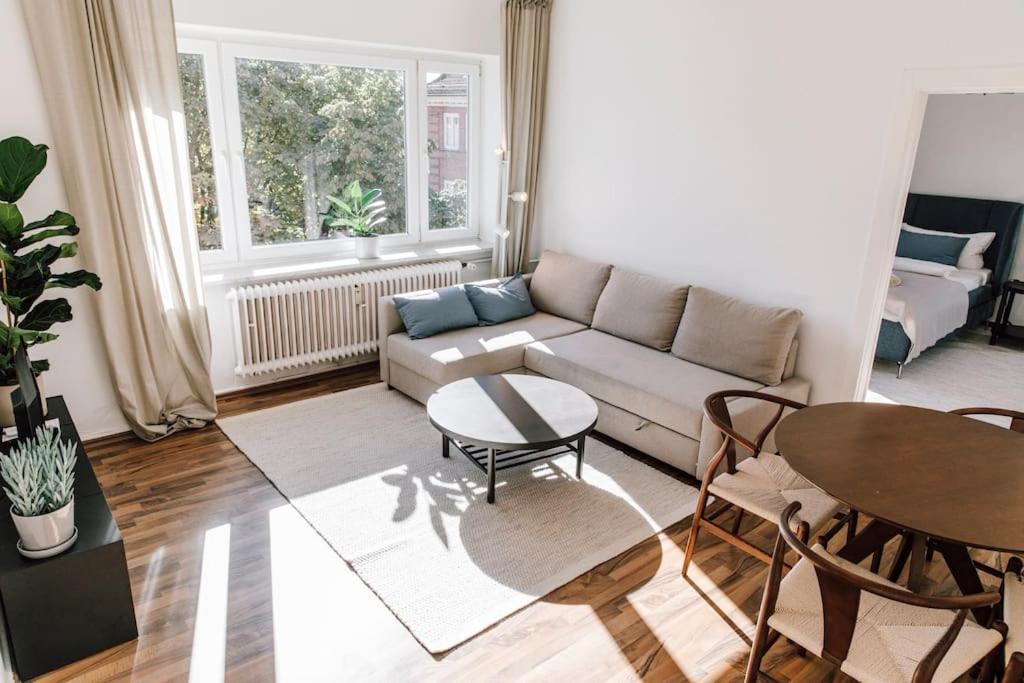 Komplett Neu: 2-Zi Zentral Im Altbau. 24H-Checkin Kiel Kültér fotó